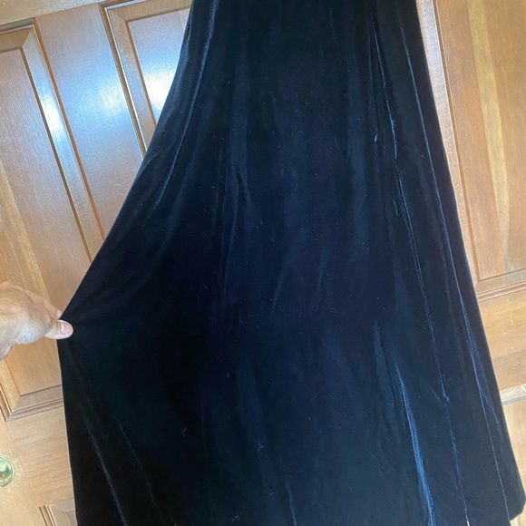 Donna Karen Black velvet full length dress - Picture 8 of 8